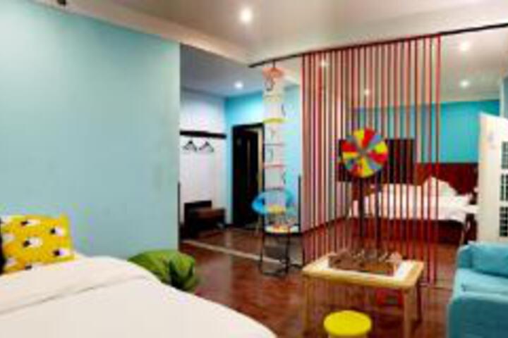 Room 12 of 14
