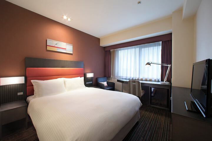 Room 5 of 37