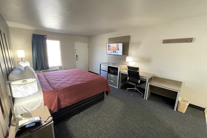 Room 3 of 10