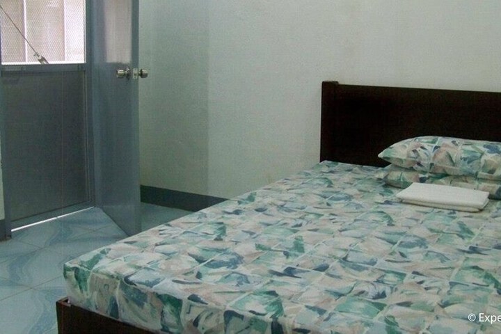 Room 10 of 26