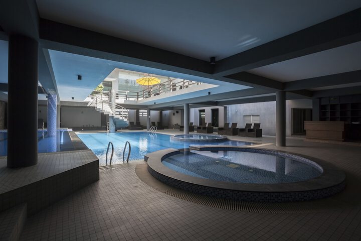 Pool Hotel