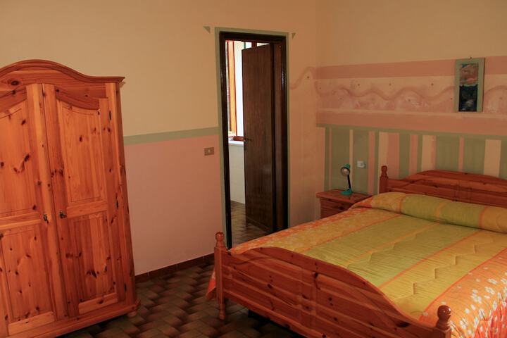 Room 5 of 37