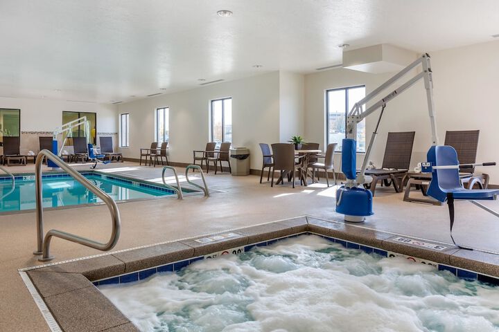 Pool 37 of 61