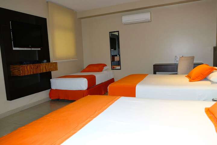 Room 6 of 34