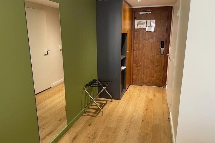 Room 14 of 38