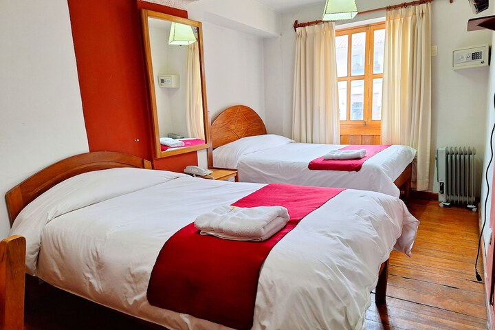 Room 5 of 32