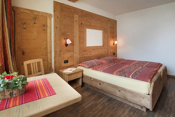 Room 4 of 24
