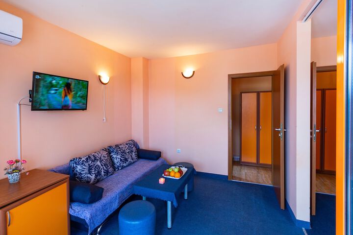 Room 30 of 110