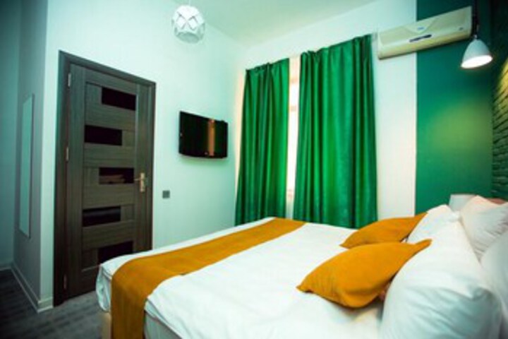 Room 14 of 26