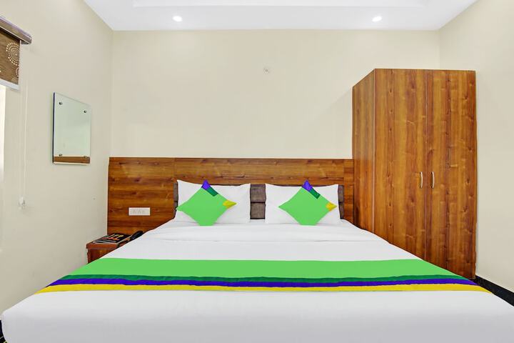 Room 10 of 50