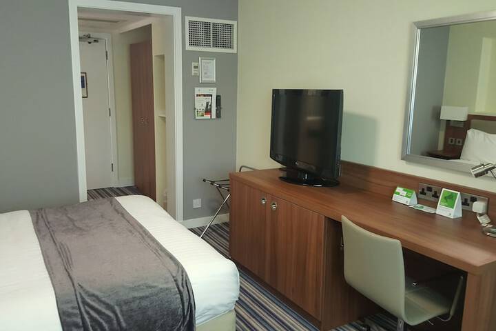 Room 17 of 109