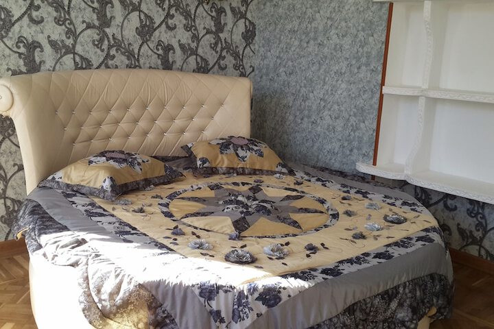 Room 10 of 35