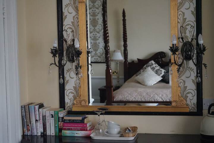 Room 8 of 91
