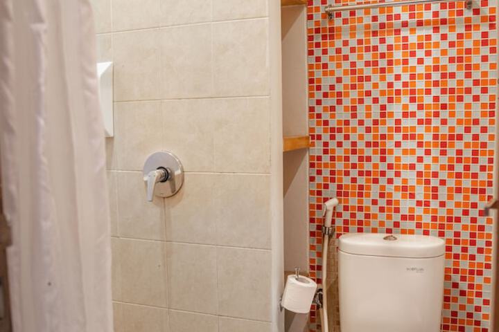 Room 12 of 21
