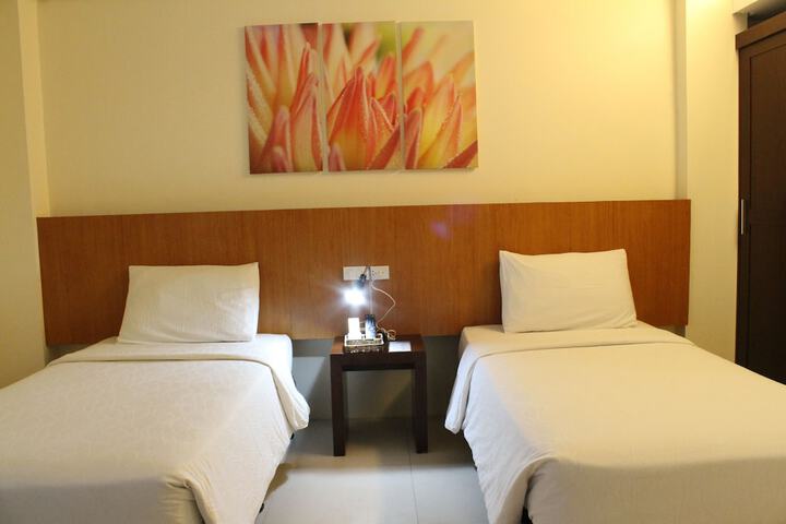 Room 37 of 159