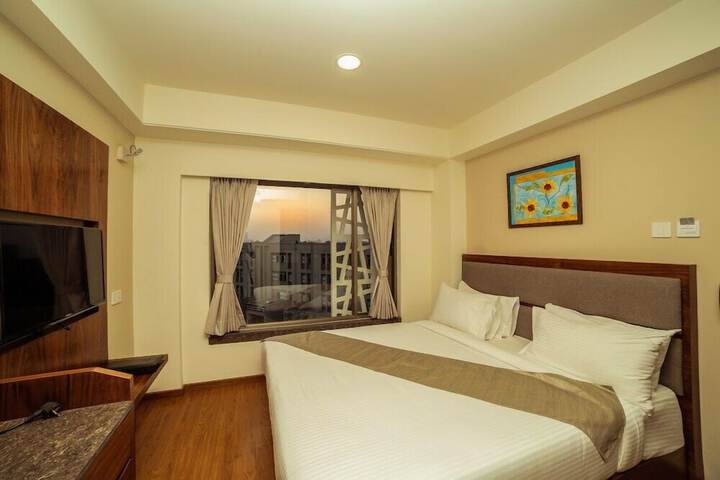 Room 3 of 20