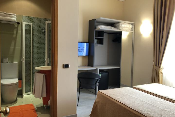 Room 17 of 65