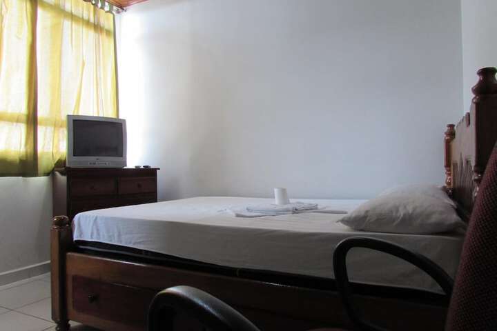Room 9 of 25