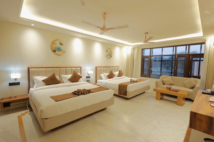 Room 34 of 63