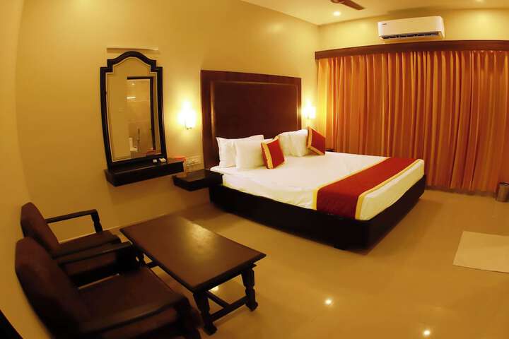 Room 9 of 19