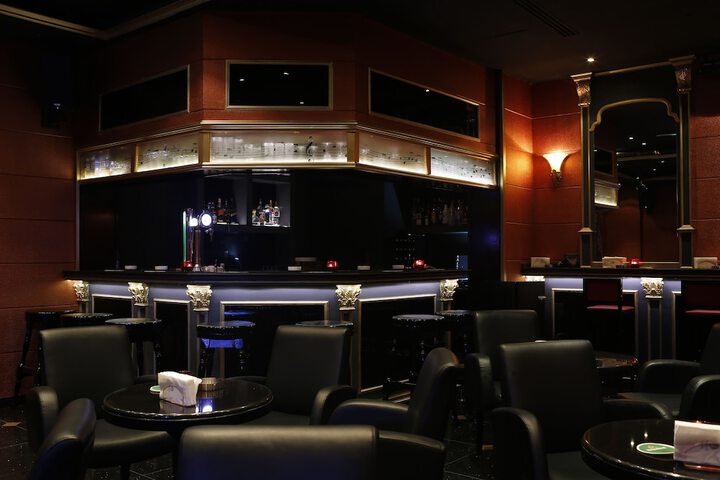 Lounge 29 of 36
