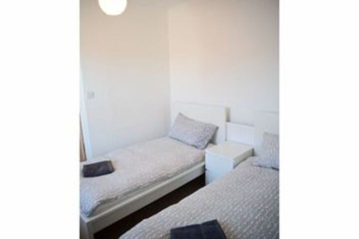 Room 11 of 25
