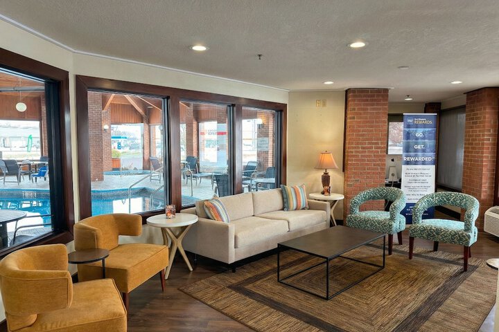 Entrance & Lobby
