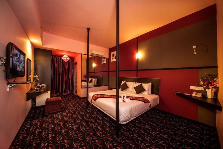 Room 3 of 30