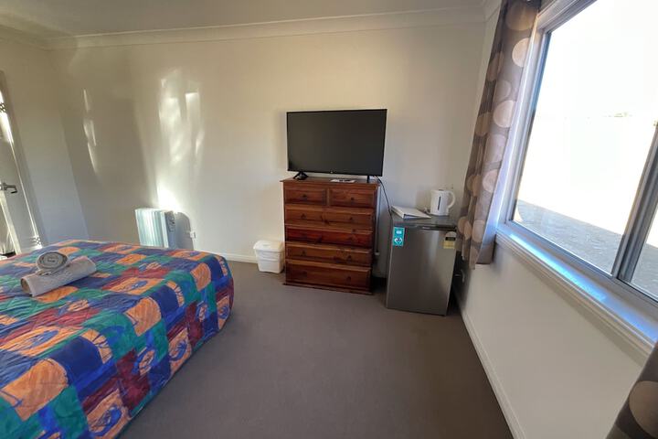 Room 2 of 53