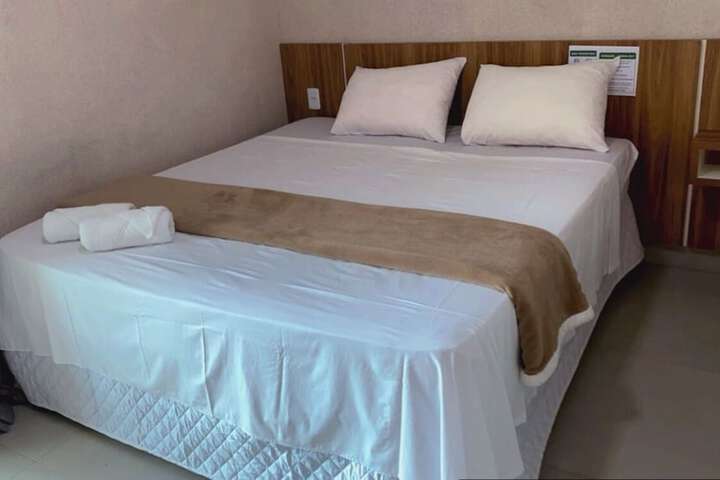 Room 9 of 18