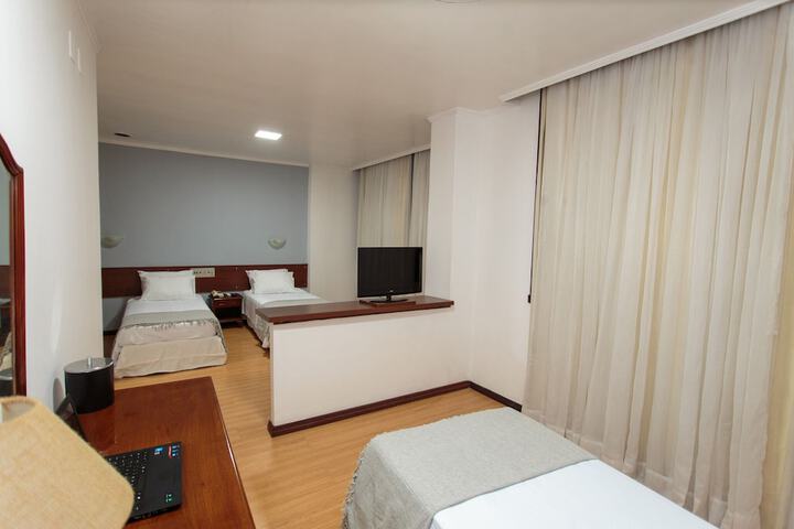 Room 10 of 35