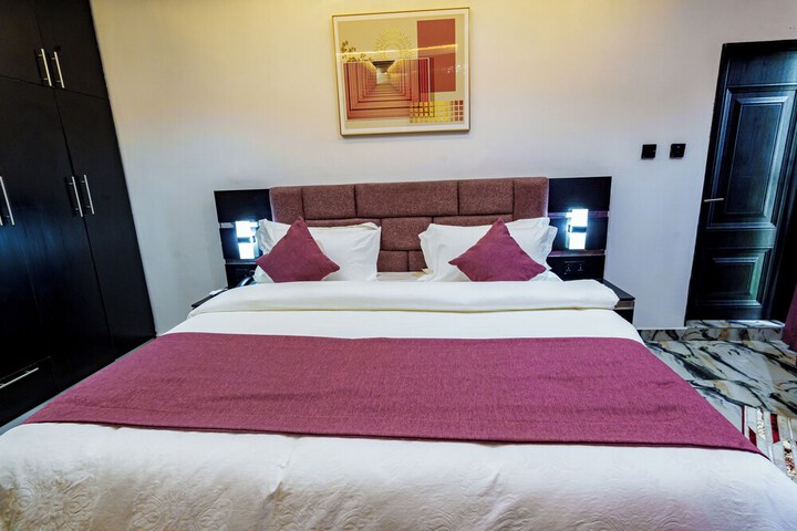 Room 29 of 87
