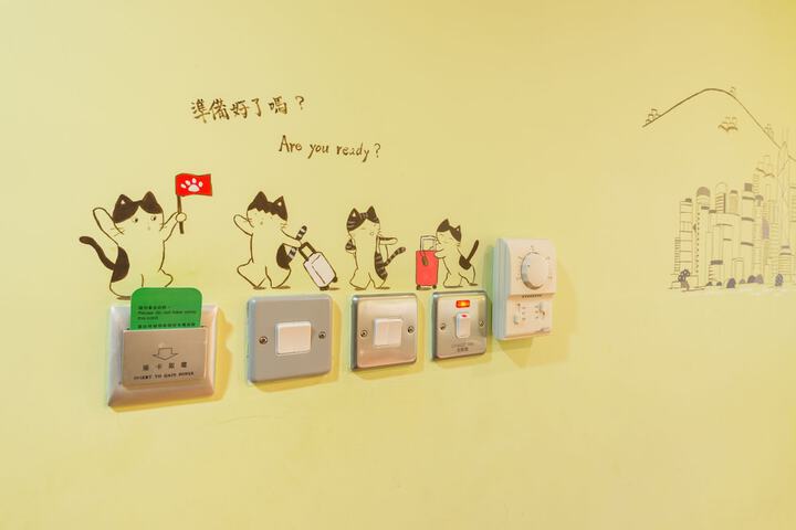 Room 33 of 107