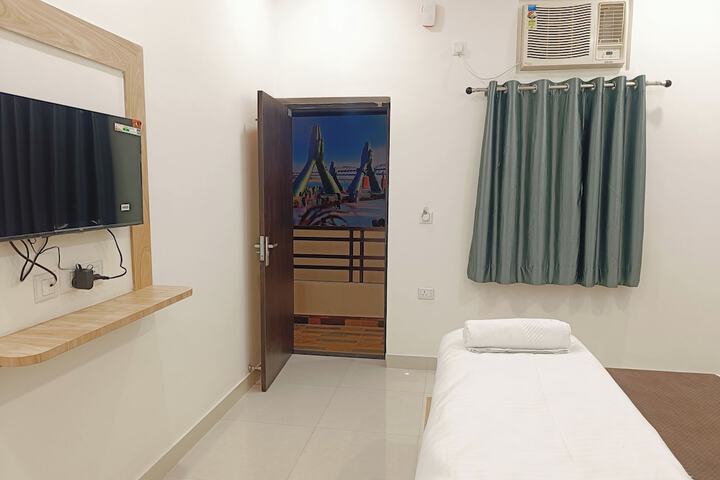 Room 14 of 31