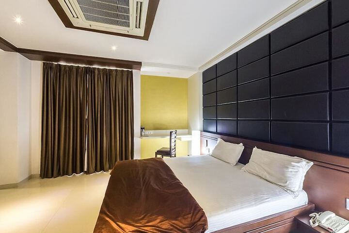 Room 10 of 24
