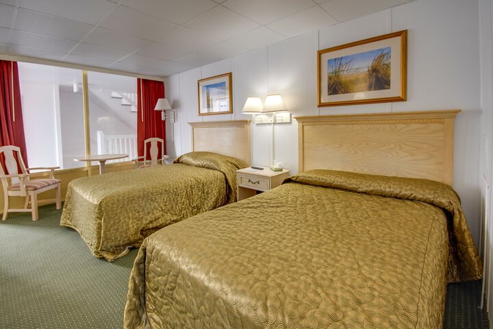 2 Double Beds (8 of 16)