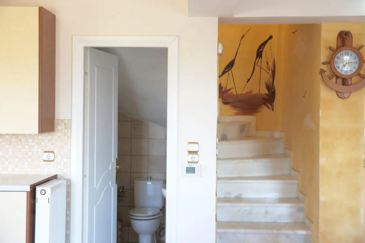 Room 8 of 21