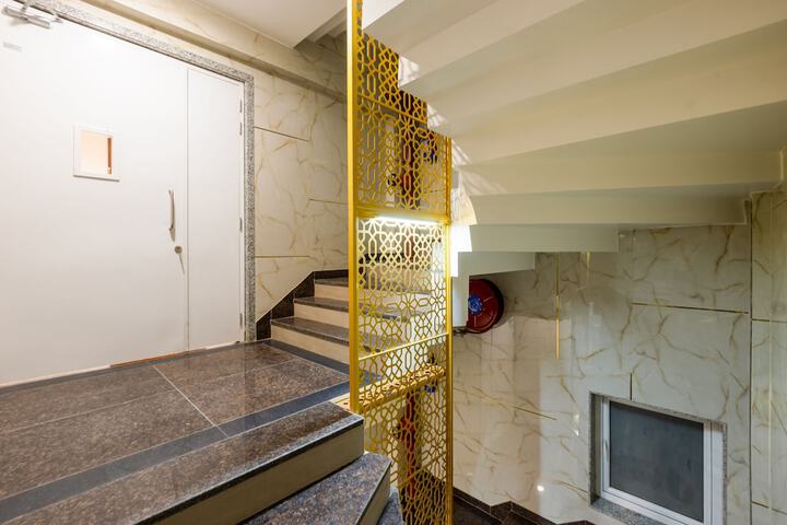 Hotel Interior 105 of 129
