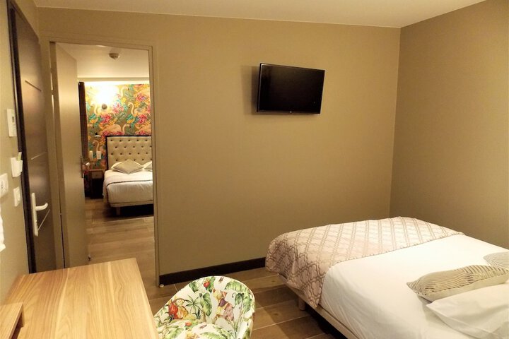 Room 15 of 42