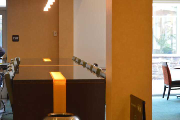 Lobby lounge