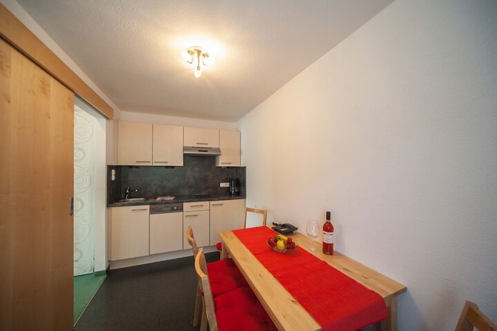 Room 16 of 50