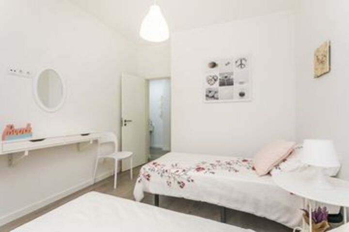 Room 10 of 43