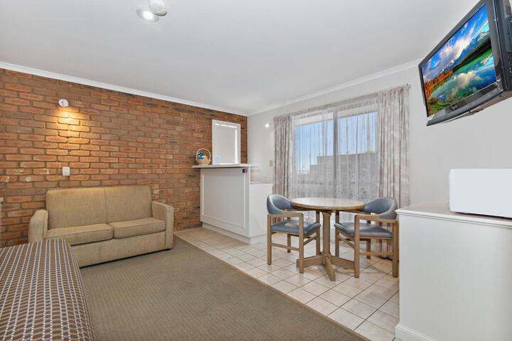 Room 18 of 29