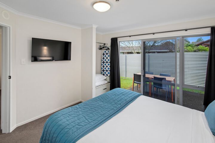 Room 8 of 28