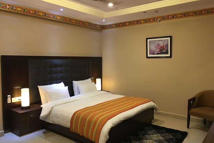 Room 8 of 44