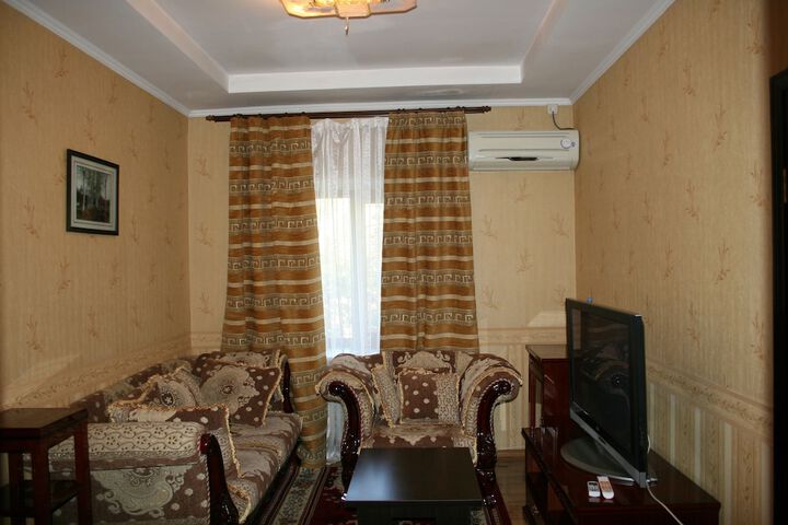 Room 8 of 15