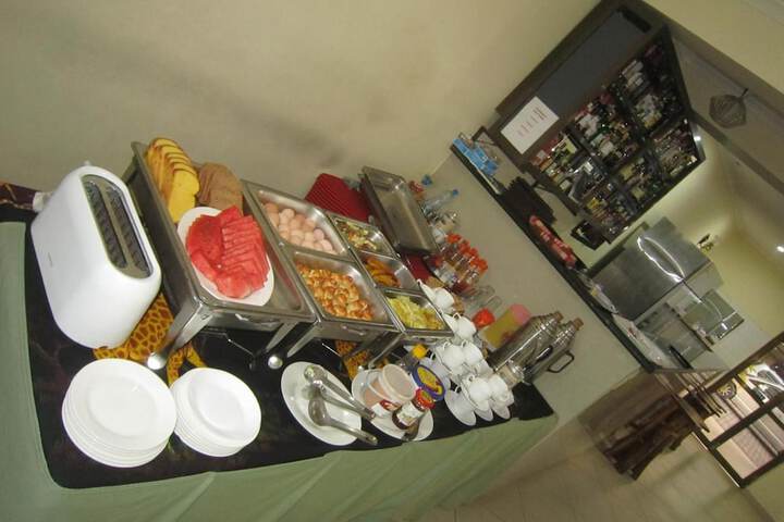 Dining 35 of 51