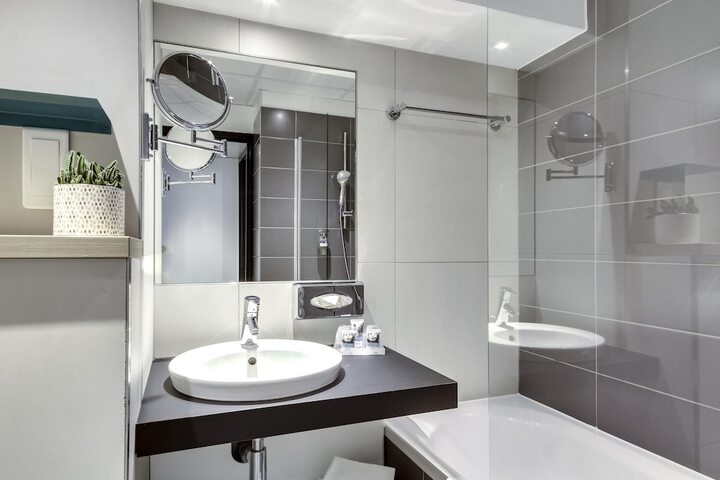 Room 15 of 85