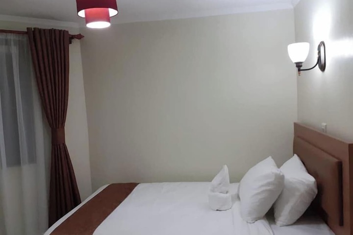 Room 13 of 34