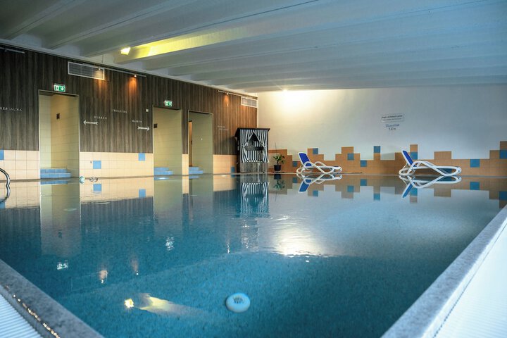 Hotel Pool